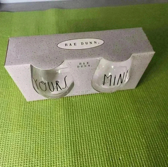 Rae Dunn set of two stemless wine glasses 19 FL oz NIB - Picture 4 of 7